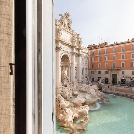 Iflat Trevi Fountain At Your Feet Рим Экстерьер фото